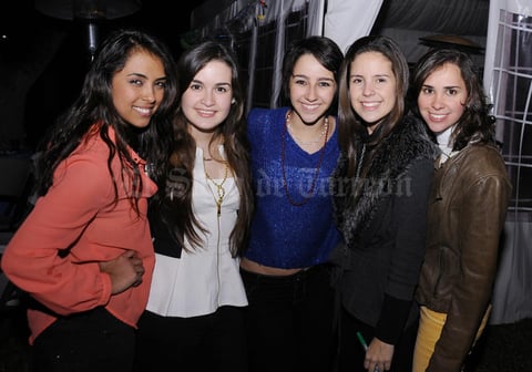 Begoña García de Nahle festeja en grande su cumpleaños Lucía y Meme García. Begoña, Luisa Llamas, Maryfer Ubieto, Mary Sofi Barrios y Natalia Nahle.