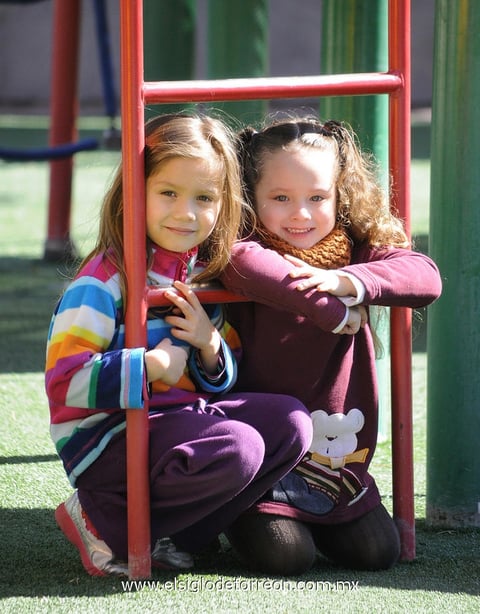 11012013 CAMILA  y Regina.