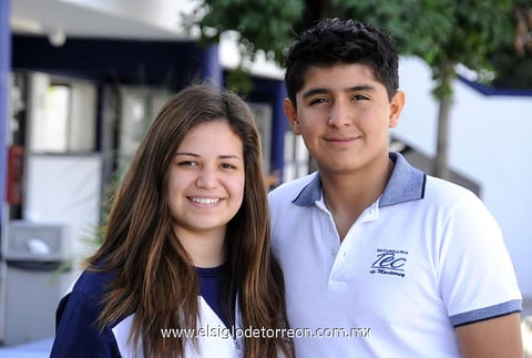 EN EL COLE.  Dorina e Isaac.