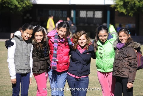 12012013 LAURA , Isabella, Vero, Cecy, Natalia y Mariana.