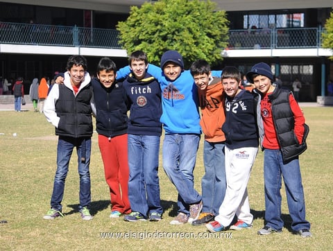 12012013 EN EL COLEGIO.  Felipe, VÃ­ctor, JosÃ©, Diego, Santiago, Emilio y RubÃ©n.