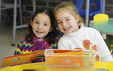 13012013 PAULINA  y Mariana.