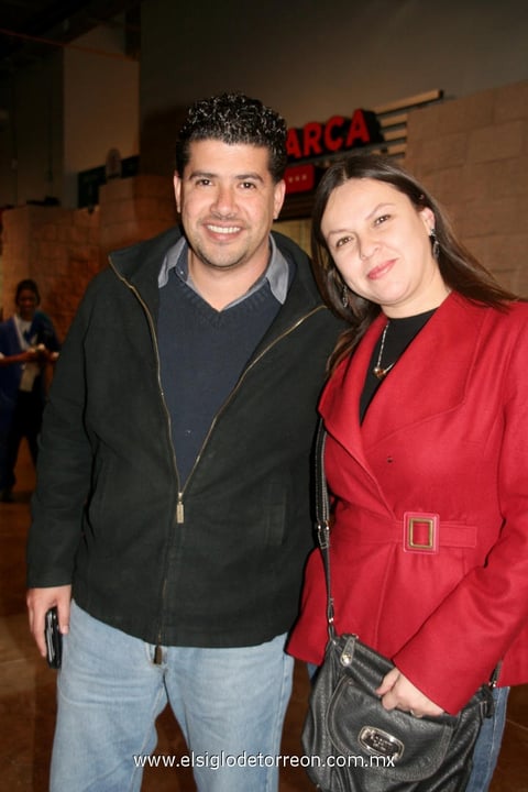 HÉCTOR  Coss y Alejandra Banda.