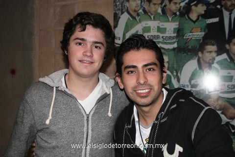 13012013 EN EL JUEGO DEL SANTOS.  Jaime GutiÃ©rrez y Gerardo Delgado.
