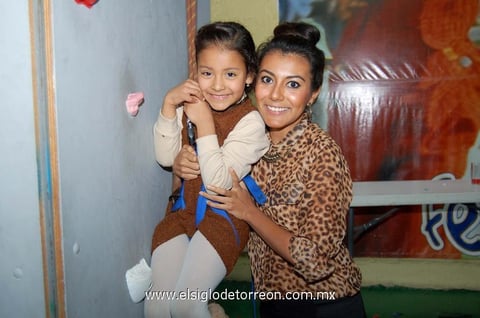 15012013 PAULETTE  y Karla Favila.