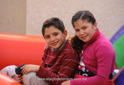 17012013 EMILIO  André y María José.