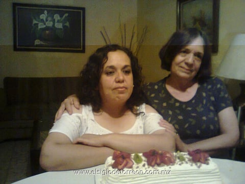 17012013 Hortensia y Ana María en su cumpleaños.