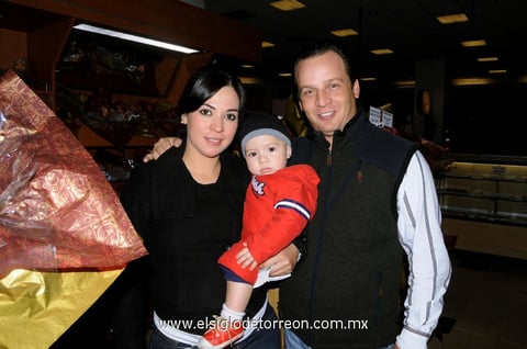 20012013 MARLENE  Hoyos, Jesús Jr. y Jesús RodrÍguez.