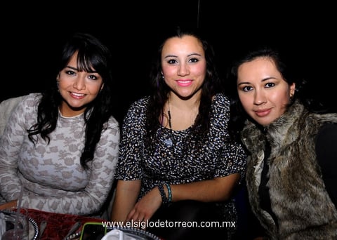 22012013 ÉRIKA  Adame, Efi Gallegos y Talía Romero.