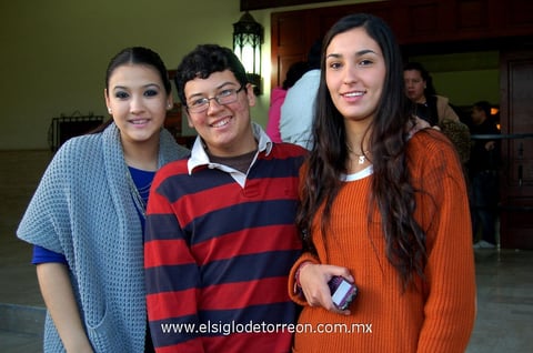 22012013 LUISA , Fernando y María Sofía.