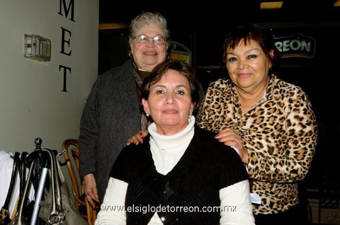 21012013 COCO  Vallejo, Lupita de Solórzano y Coco de Reza.