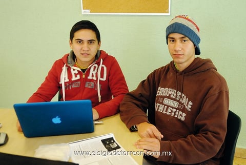 20012013 EN CLASES.  Roberto y Felipe.