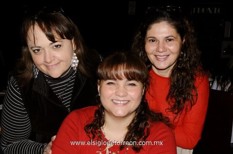 23012013 PILAR  Perea, Ana Vázquez y Ceci García.