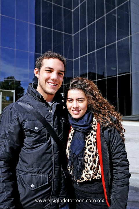 UNIVERSITARIOS.  Andrés y María Sofía.