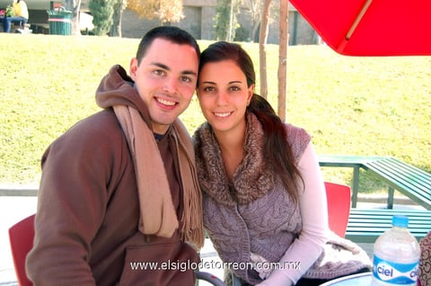 RICARDO  y Sara.