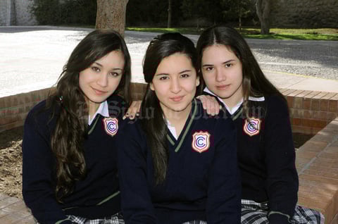 Alejandra Muñoz, Sandy García y Evelyn Cossío.