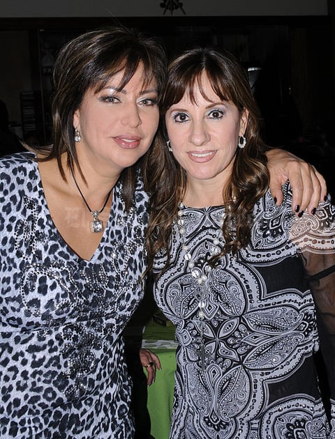 María Luisa Berrueto y Pilar González, felices de celebrar juntas sus respectivos cumpleaños.
