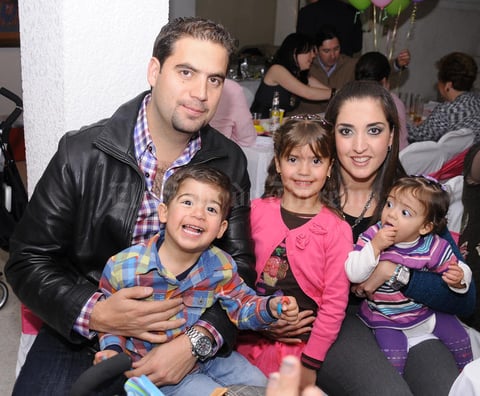 Enrique, Claudia, Paulina, Quique y Marisofi.