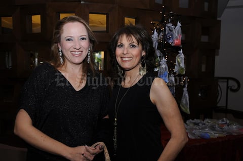 Laura Portilla y Margot Castañeda.