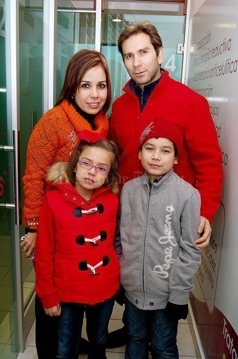 25012013 EN INAUGURACIÓN.  Familia Rodríguez Díaz.