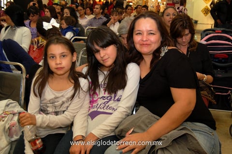 28012013 KARLA , Michelle y Roxana.