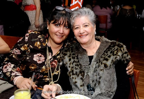 28012013 MóNICA  y Ana Rosa de la Chica.