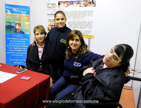 27012013 EVENTO ESCOLAR.  Beba, Karla, Pily y Ceci.