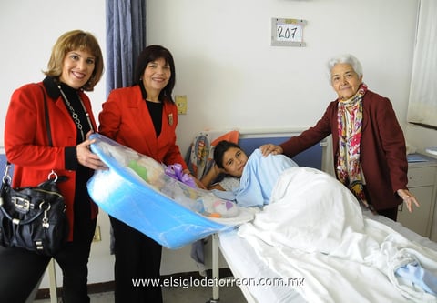 26012013 PATY,  Chepis, Verónica y Amparito.