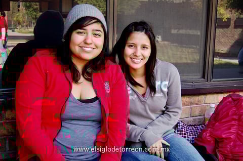 27012013 UNIVERSITARIOS.  Adriana y Karla.