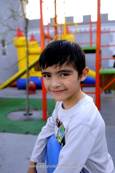 29012013 CUMPLIó AñOS.  Santiago Rauda Torres.