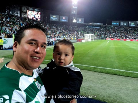 29012013 EN CONVIVENCIA.  Eder y su hijito.