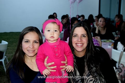 30012013 EN CANASTILLA.  Sofía, Gaby y Luly.