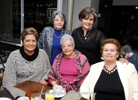 Mague, Macarena, Maya, Elvia y Tere.