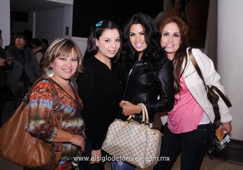 Beatriz  Flores, Diana Rivera, Mary Carmen Guzmán y Cecilia Díaz.