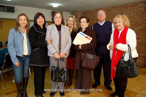 Mayra, Chepis, Lupita, Melita, Angélica, Armando y Laura.