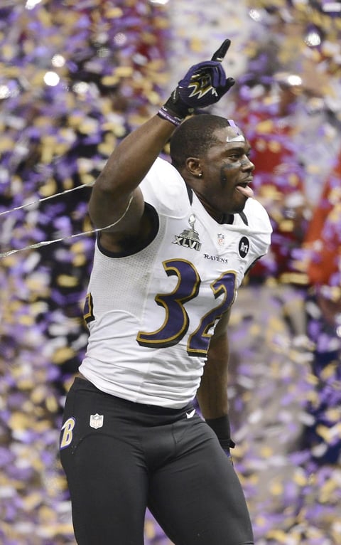 CJX177. New Orleans (United States), 04/02/2013.- Baltimore Ravens strong safety James Ihedigbo celebrates the Baltimore Ravens defeat of the San Francisco 49ers 34-31 to win Super Bowl XLVII in New Orleans, Louisiana, USA, 03 February 2013. EFE/EPA/JOHN G. MABANGLO