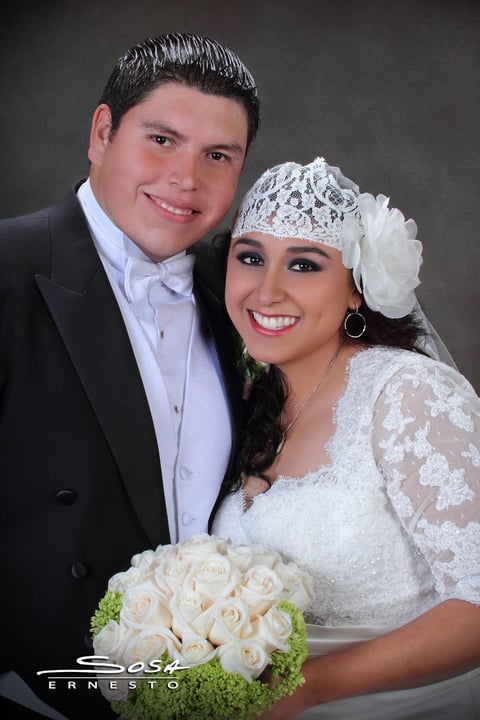 Sr. Armando Uriel Vega Zúñiga y Lic. en Derecho Ana Cristina Ávalos Rivas contrajeron matrimonio el día 30 de diciembre de 2012. Ellos son hijos de los Sres. Ramón Domínguez y María Ernestina Rivas Ortiz; Armando Vega Neave y Faustina Zúñiga Puentes.- Studio E. Sosa