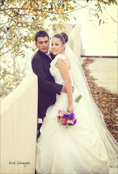 Sr. Héctor López Mojica y Srita. Claudia Manzanera Padilla unieron en matrimonio sus vidas el 15 de diciembre de 2012, en la Iglesia de La Medalla Milagrosa. Ellos son hijos de los Sres. Francisco Manzanera Villegas y María Guadalupe Padilla de Manzanera; Héctor López López y Norma Isabel Mojica de López.- Érick Sotomayor Fotografía