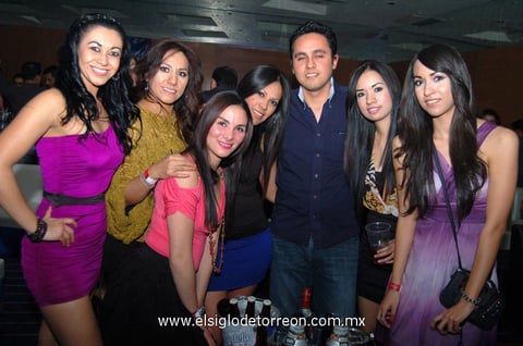 Almendra , Gaby, Tere, Mónica, Mario, Mercedes y Brenda.