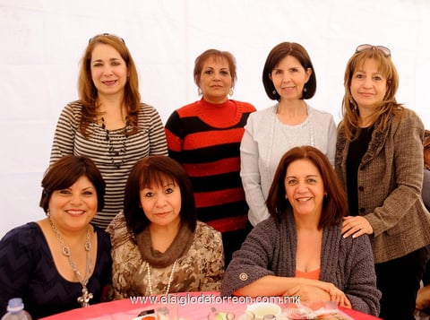 Lety , Mary, Mimí, Lety, Caro, Doad y María Elena.