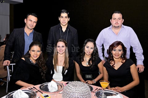 Juan saucedo, Rafael ruiz, Alan Varela, Yéssica Delgado, Cecy Viveros, Diana Oviedo e Ilse Gutiérrez