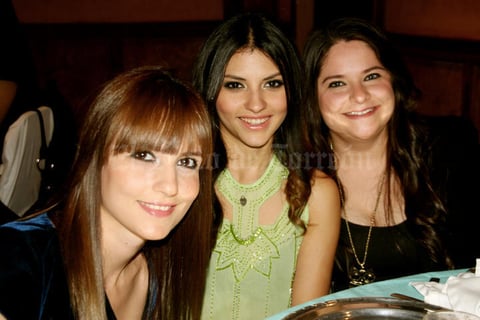 Ilse Piñera, Ale Hoyos y Daniela Hoyos de Villarreal.