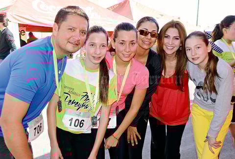 Alfredo, Luciana, Dany, Sonia, Brenda y Aitana