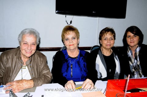 Delia, Martita, Daly y Maricarmen.