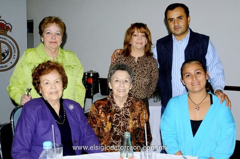 Mirna Marín, Estercita de Torre, Pro. Aurelio, Alicia Moreno,
Maxin de Torre y Maricarmen