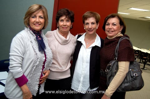 Alicia, María de los Ángeles, Monserrat y Pilar.