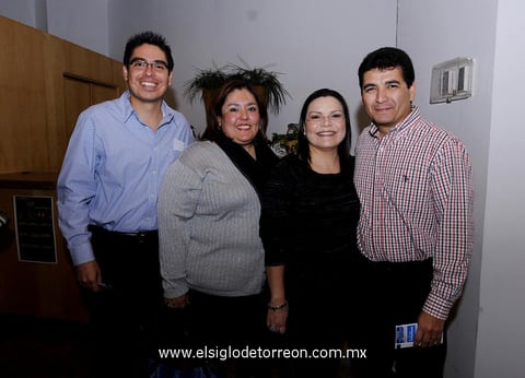 Alonso, Olga, Claudia y Jorge.
