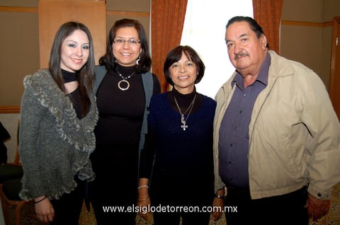 Marcela, Patricia, María Guadalupe y Mauro.