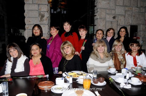 Mary , Perla, Laura, Rosy, Gilda, Irma, Rosy, Chonita, Coco, Ena, Enita, Bety y Blanca.