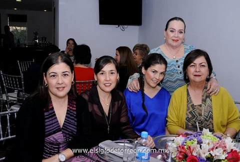 Nancy Ángela, Aída, Ángeles y Carmen.